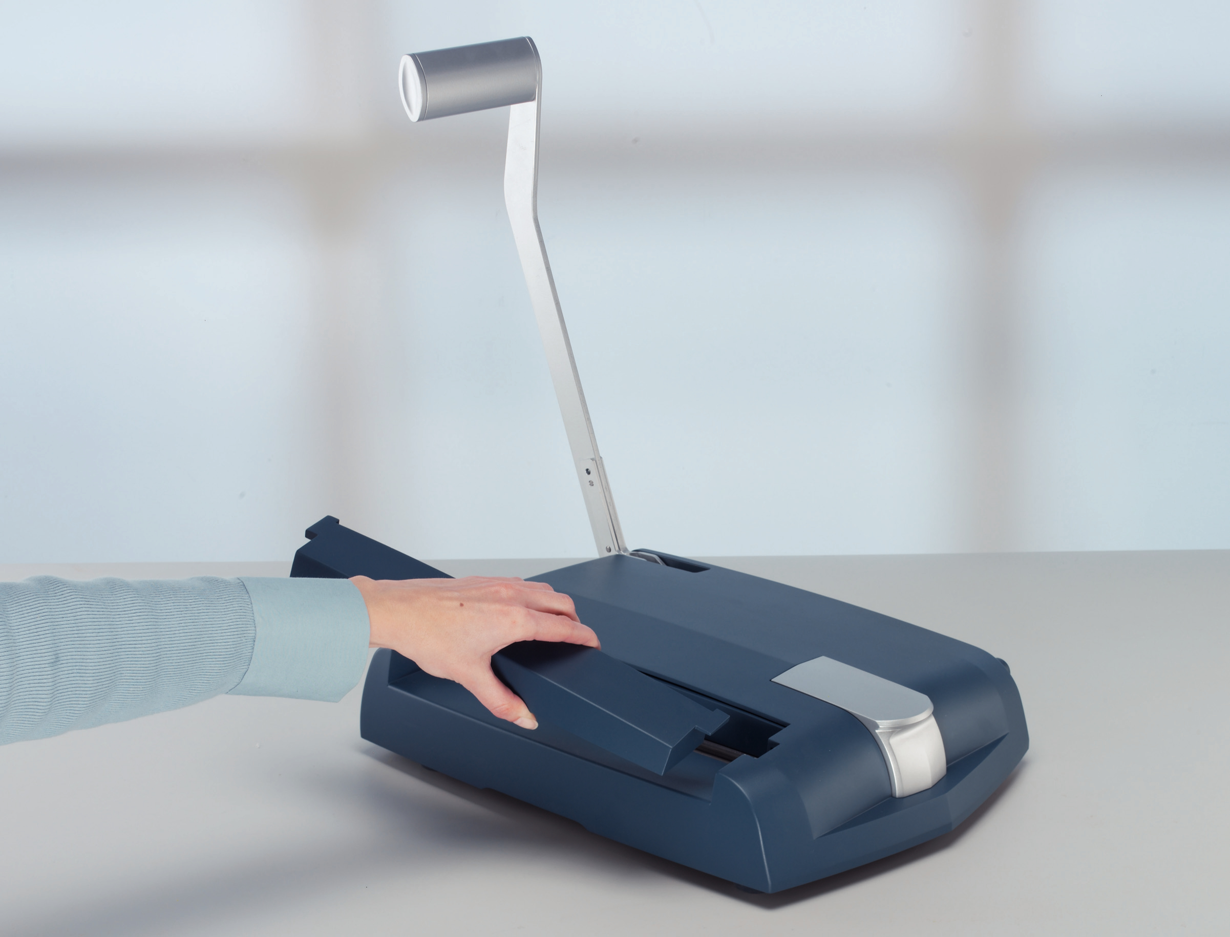 L:DE-BINDER IMPRESSBIND 140