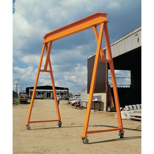Heavy duty gantries, out braced 2000kg, 4000mm span Heavy duty gantries, out braced 2000kg, 4000mm span