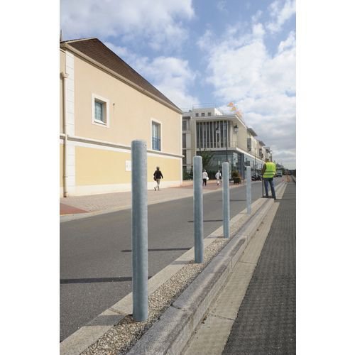 Dome top steel bollards 70mm dia. galvanised Dome top steel bollards 70mm dia. galvanised