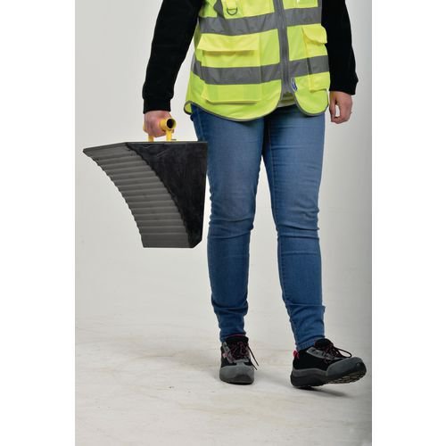 Heavy duty rubber wheel chock 13.5kg Heavy duty rubber wheel chock 13.5kg
