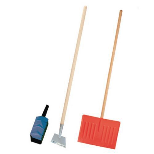 Winter snow and ice clearing tool kit Winter snow and ice clearing tool kit
