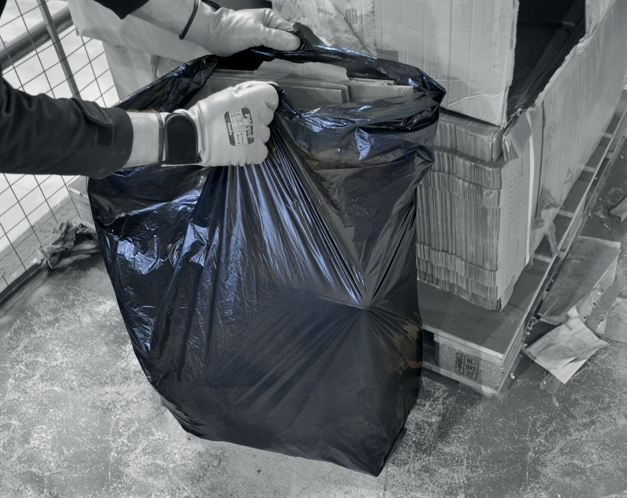 REFUSE SACKS MED DUTY 90L BLK PK200