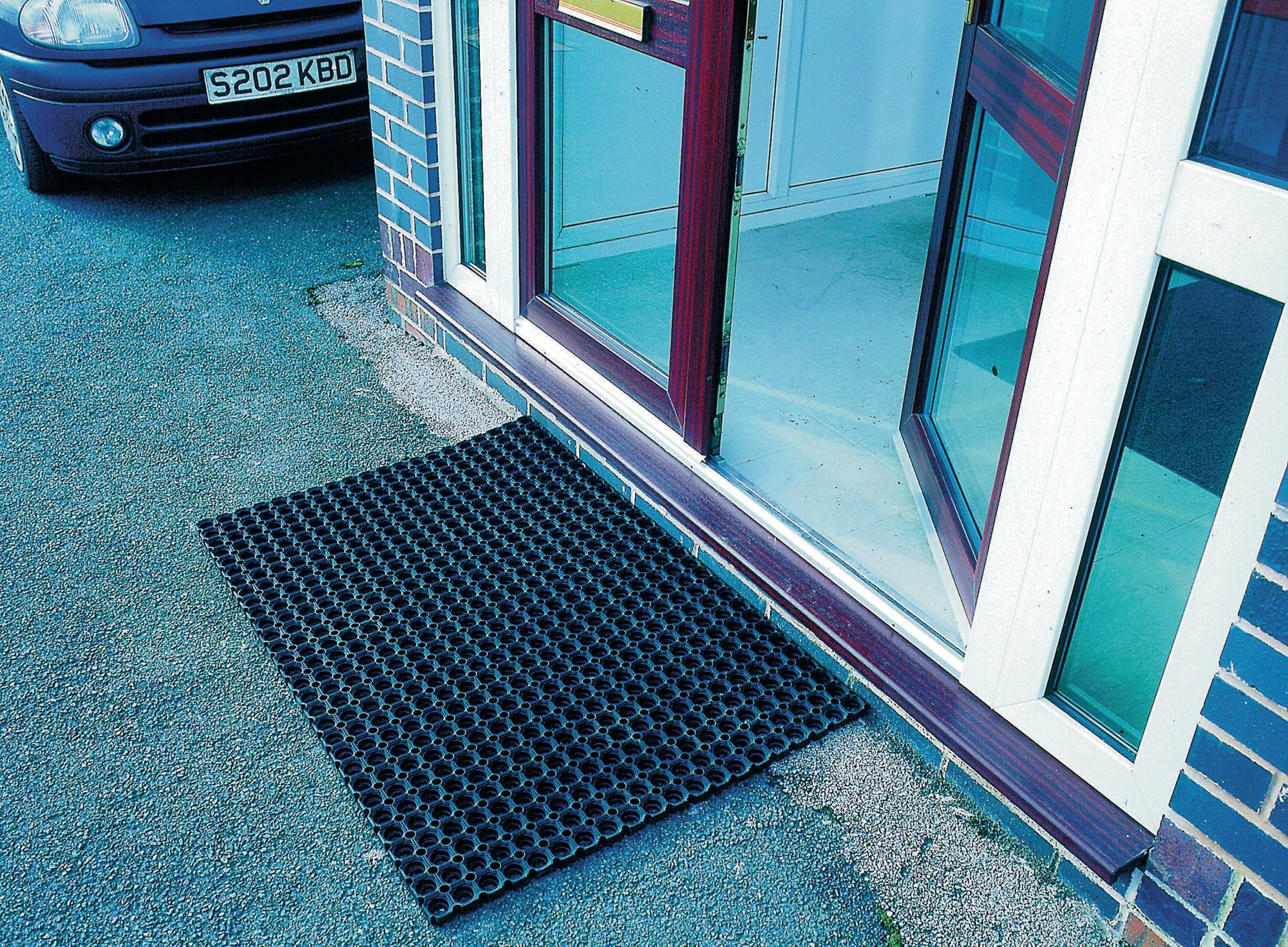 RUBBER BLACK 1000X1500MM RING MAT